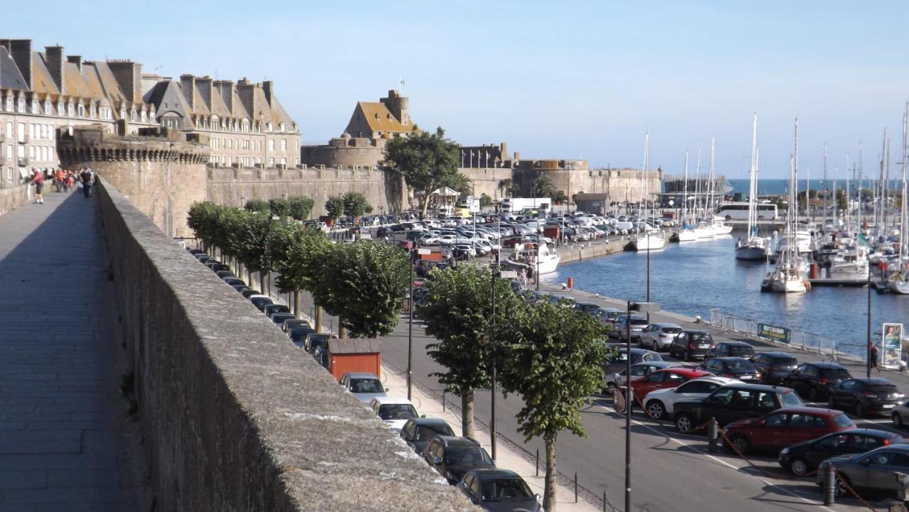 Appartement T2 ,Parking Prive,Terrasse, 10 Mns A Pieds De La Cite Corsaire Et Ses Plages แซ็งต์มาโล ภายนอก รูปภาพ