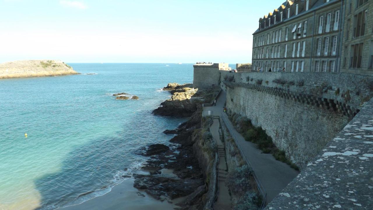Appartement T2 ,Parking Prive,Terrasse, 10 Mns A Pieds De La Cite Corsaire Et Ses Plages แซ็งต์มาโล ภายนอก รูปภาพ
